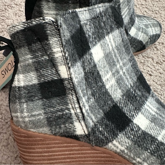 Toms Clare Black Grey Plaid Ankle Wedge Boots Womens 6